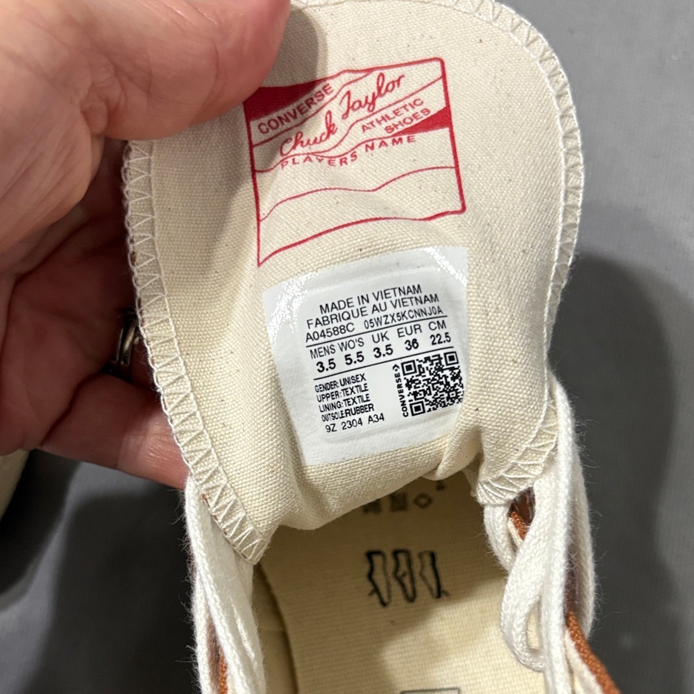 Chuck 70 High-Tops in Tan and Cream - Picture 4 of 6